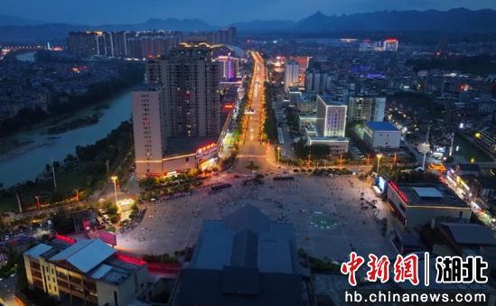 湖北致敬,领导与同胞的深情寄语